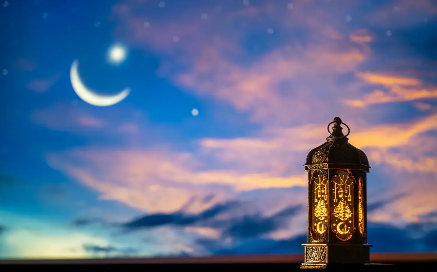 Cómo usar velas en mayo según la luna: amor, dinero, limpieza y manifestación
