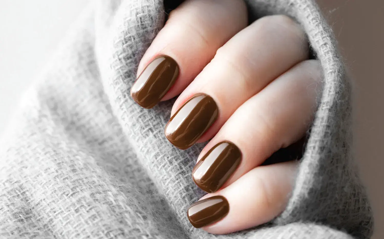 Uñas cortas y elegantes: 7 ideas para una manicura invernal con onda Uñas cortas y elegantes: 7 ideas para una manicura invernal con onda