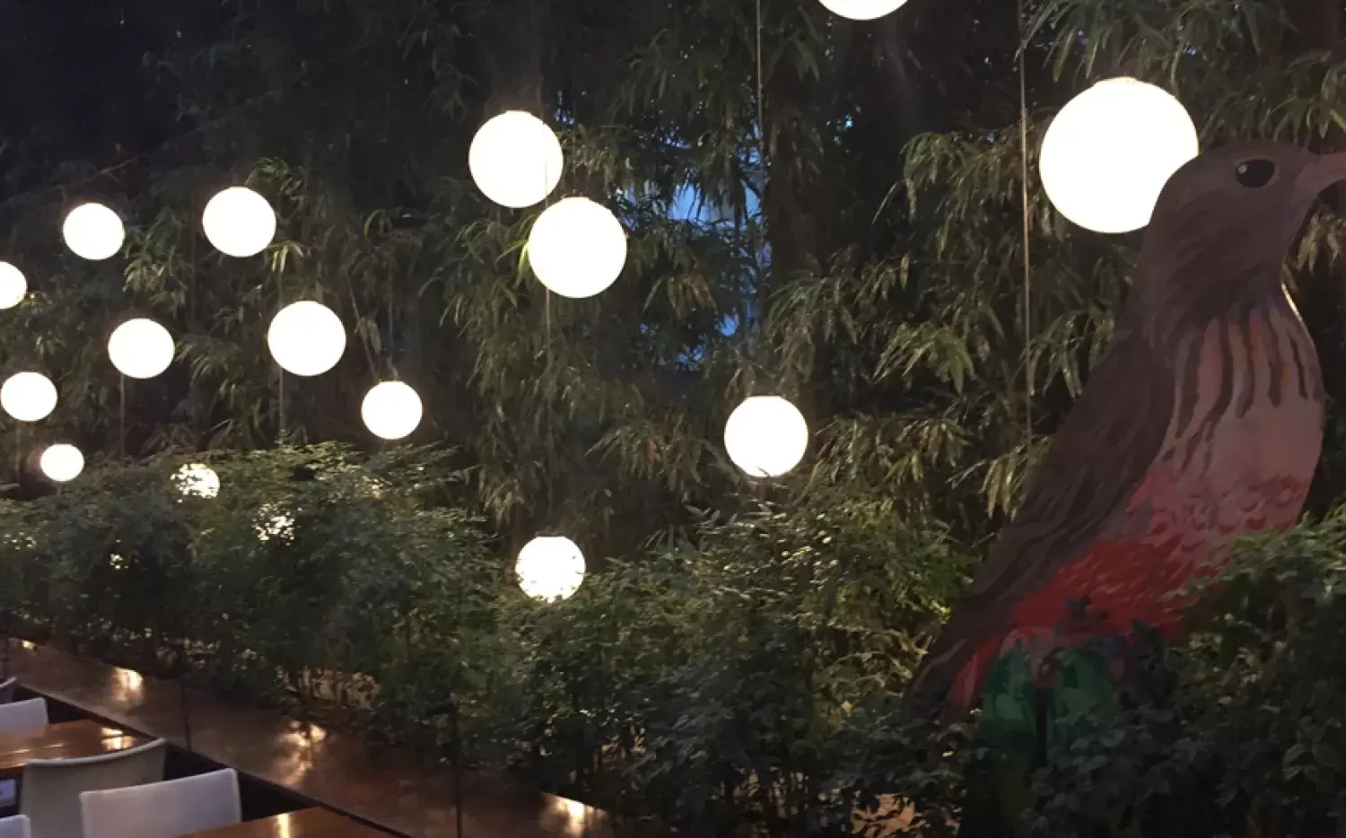 Comer al aire libre: 6 patios y terrazas ideales para el verano