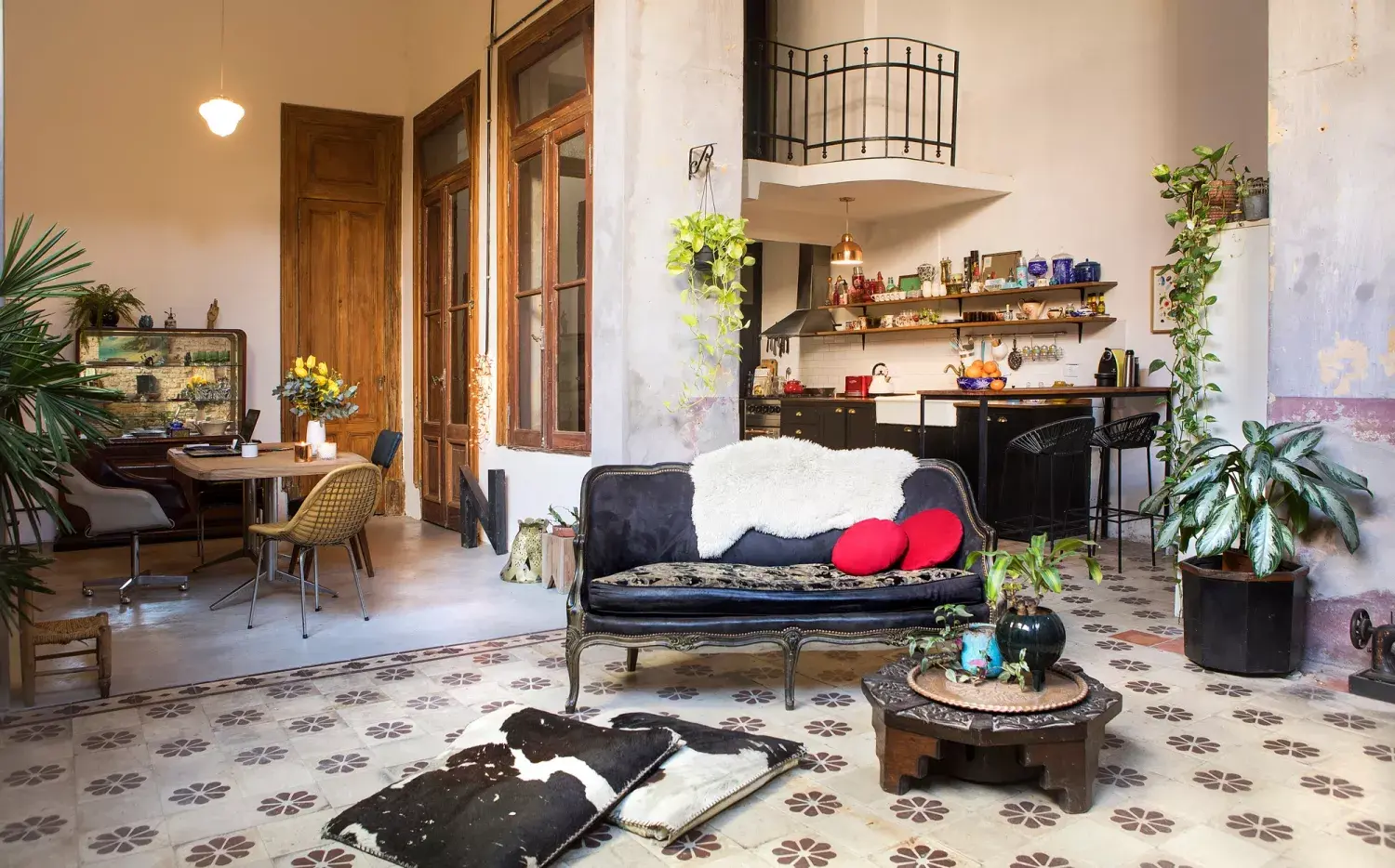 Deco: en Colegiales, un enorme PH reciclado de principios de siglo XX