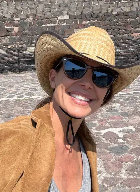Juliana Awada marca estilo en México con los accesorios tendencia para el verano 2026