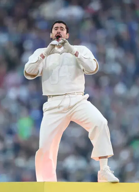 Bad Bunny en el Super Bowl: ¿qué significan los potentes símbolos que aparecieron en su show?