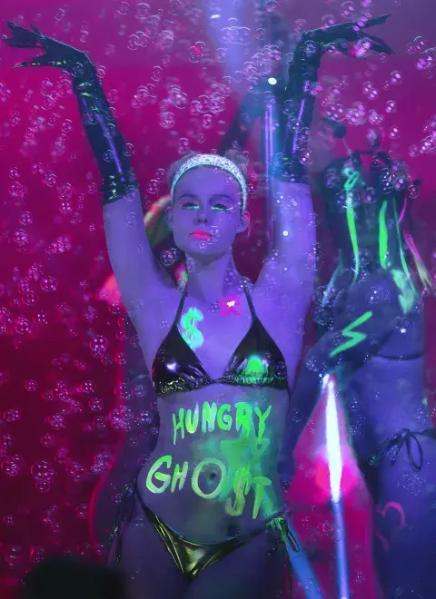 Elle Fanning y Michelle Pfeiffer en un dramedy inspirado en los creadores de contenidos de OnlyFans